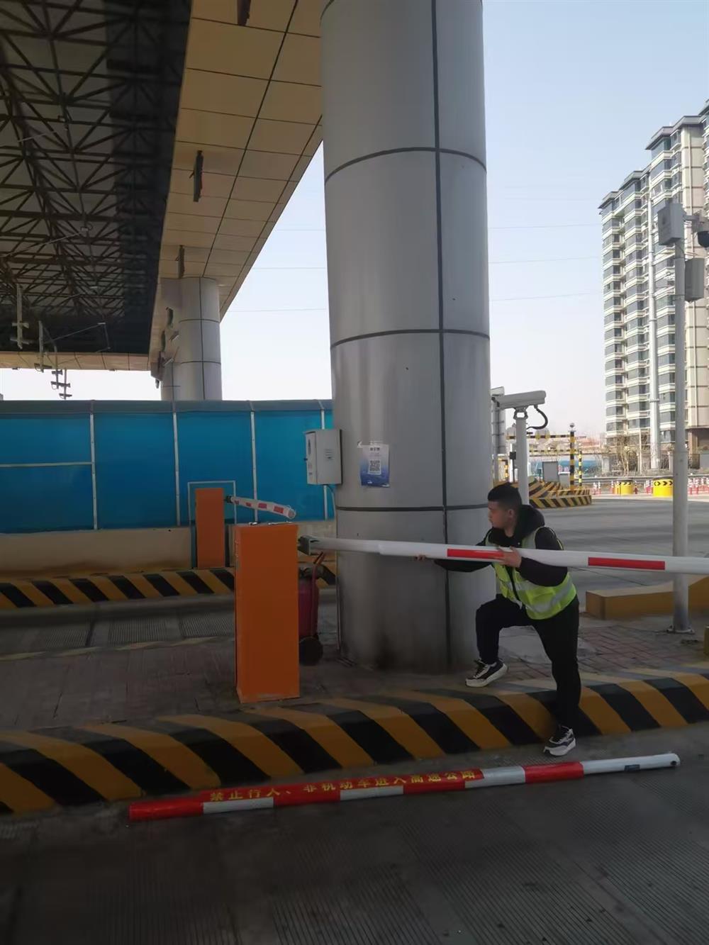 及时更换栏杆